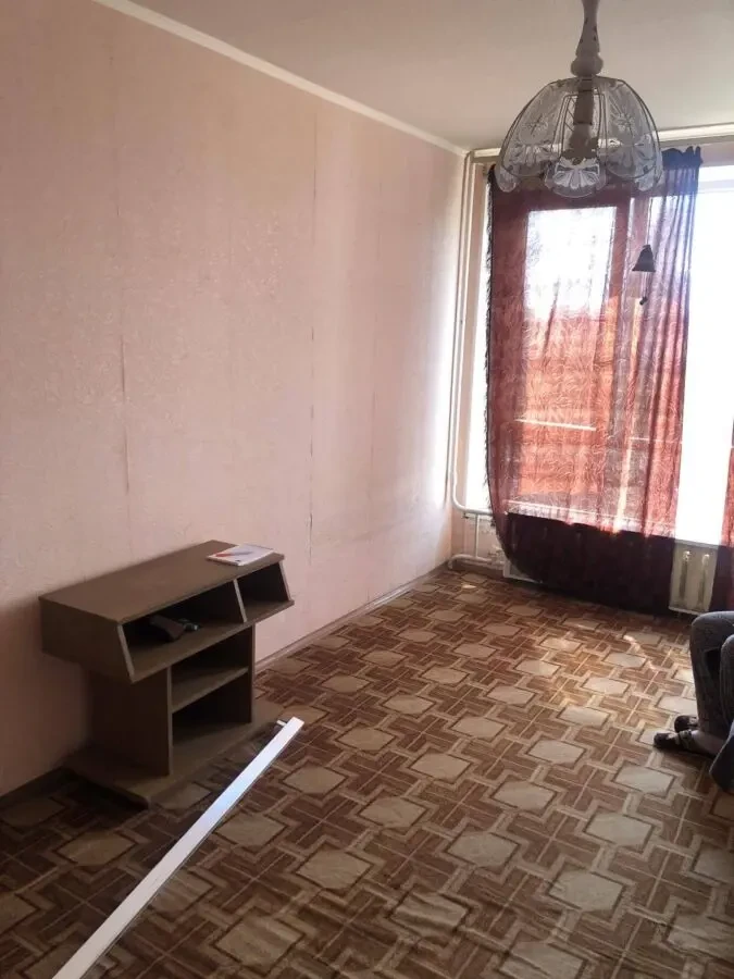 Продам 1 кімнатну на Березняках 6