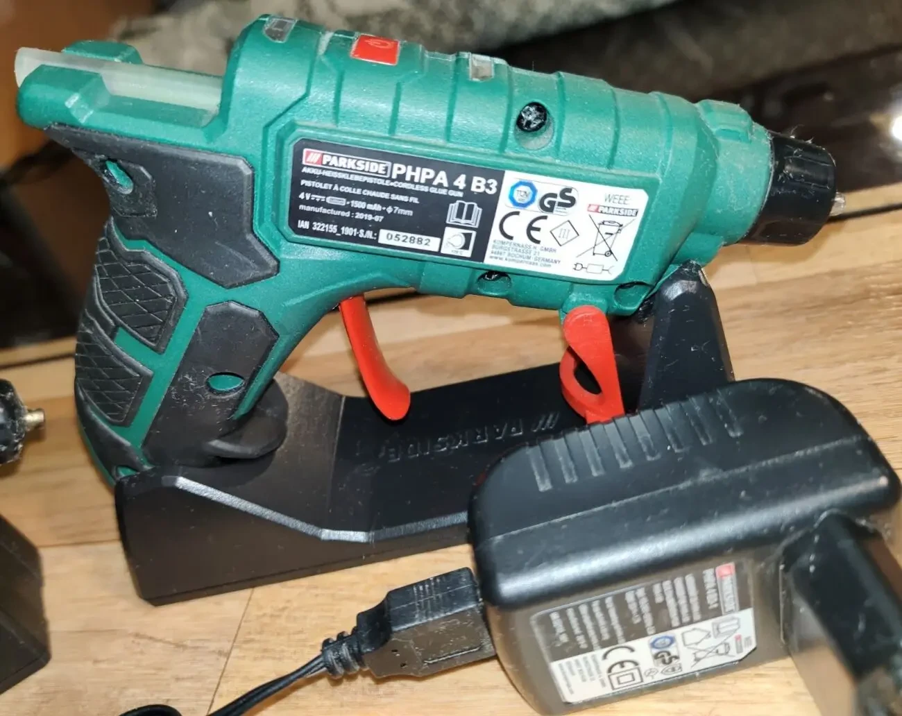 Аккумуляторный клеевый пистолет  Parkside  PHPA 4 B3 3