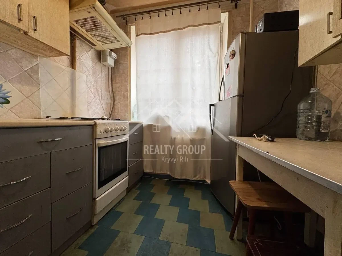 Продається затишна 3-кімнатна квартира по вул. Спідружності, 32.