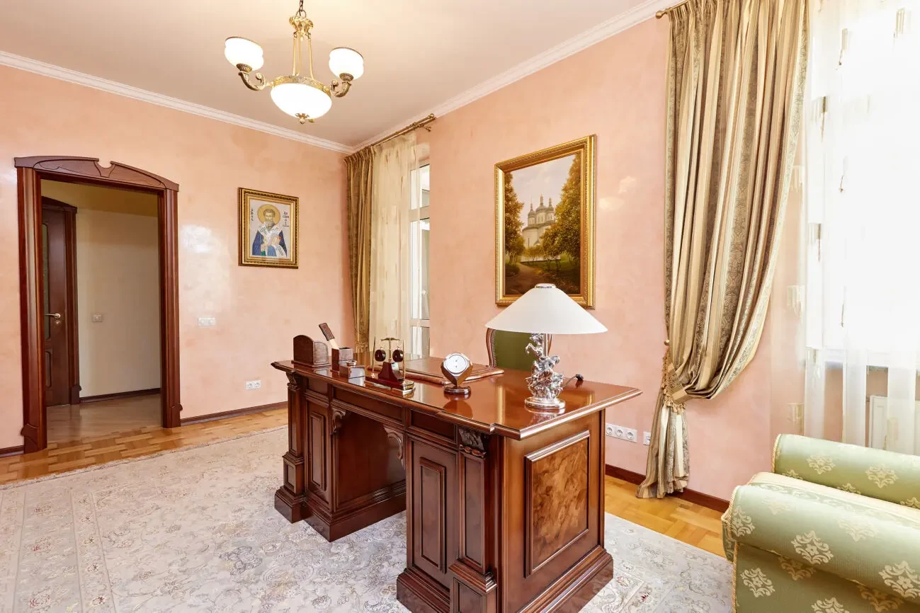 Продаж 3 кімн Старонаводницька,13 8