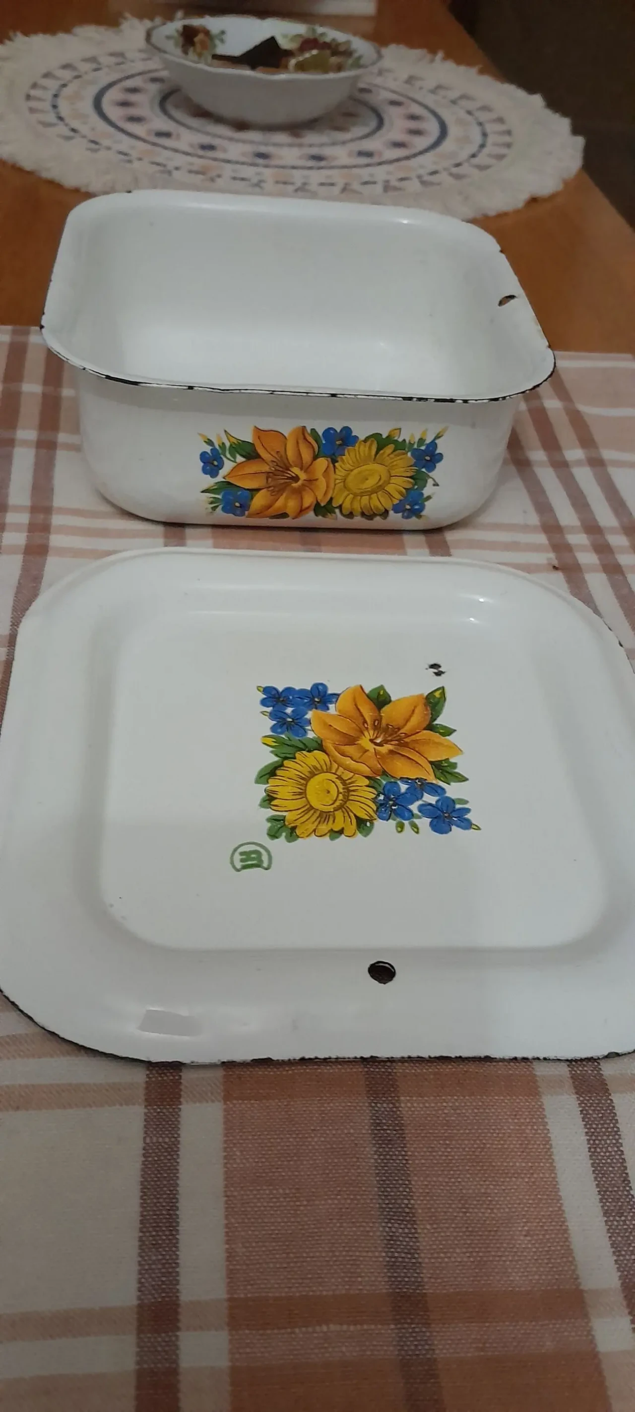 Ёмкость для хранения продуктов. Ретро