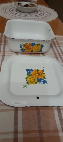 Ёмкость для хранения продуктов. Ретро