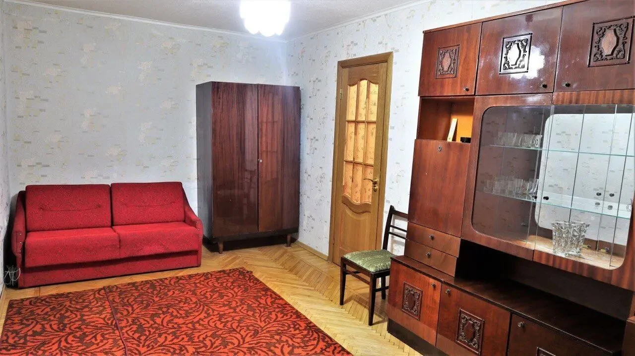 Сдам 1 ком кв на пр.Поля в районе Уюта. 4