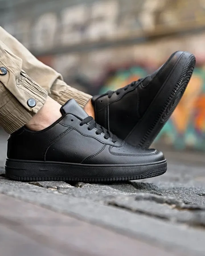 Чоловічі кросівки чорного кольору 4