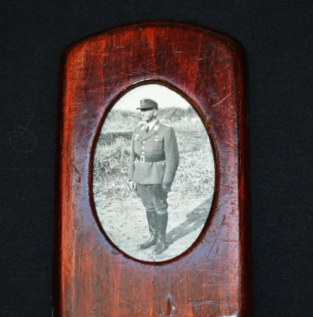 Портретное фото в рамке. 4