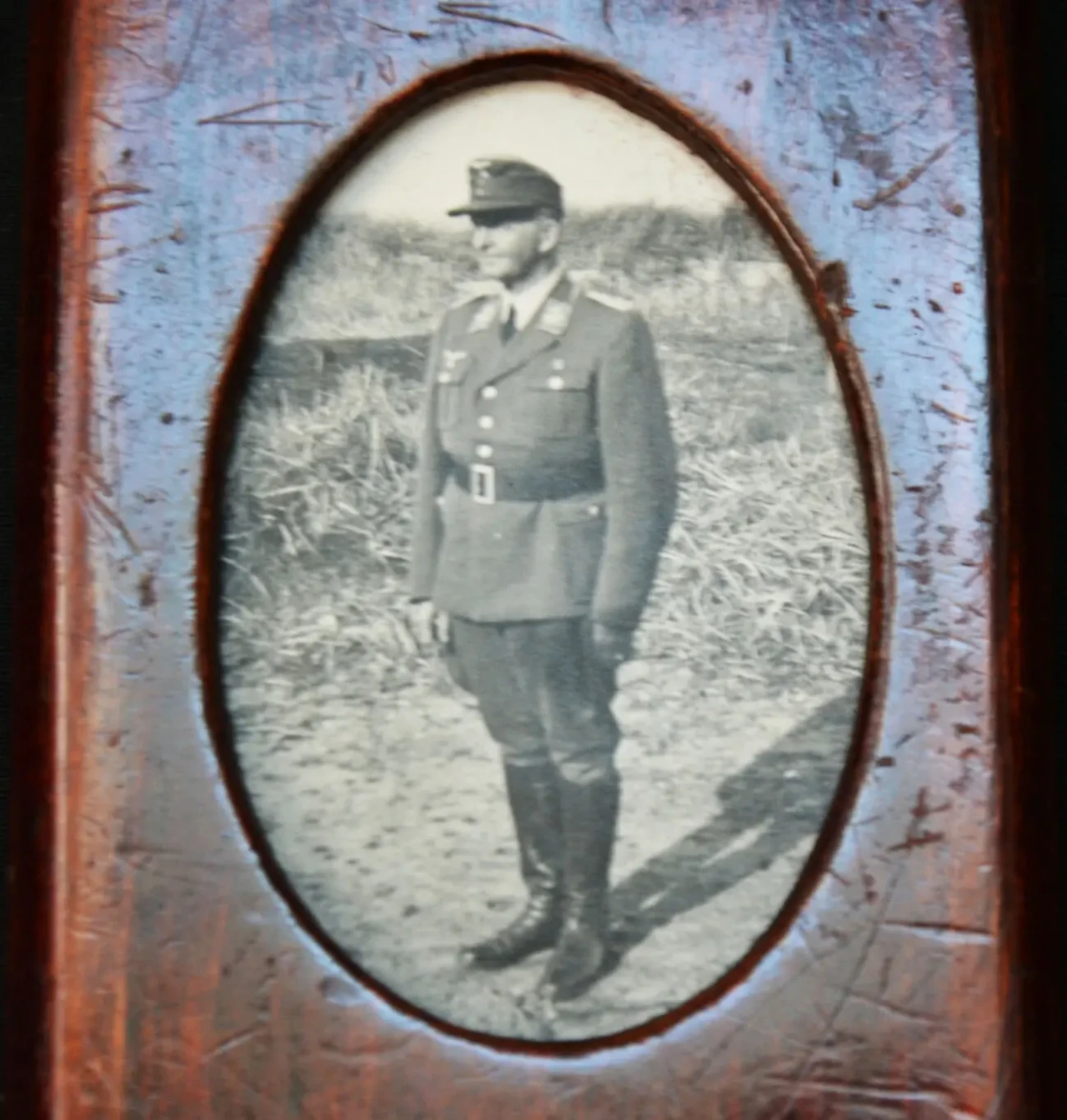 Портретное фото в рамке. 2