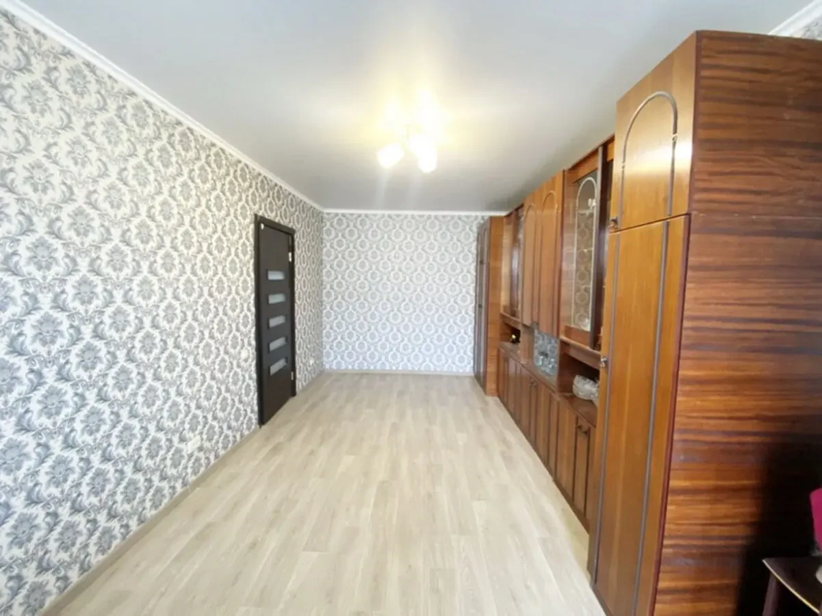 Продаю 1к.квартиру в Лісках (вул. Г. Карпенка) 5