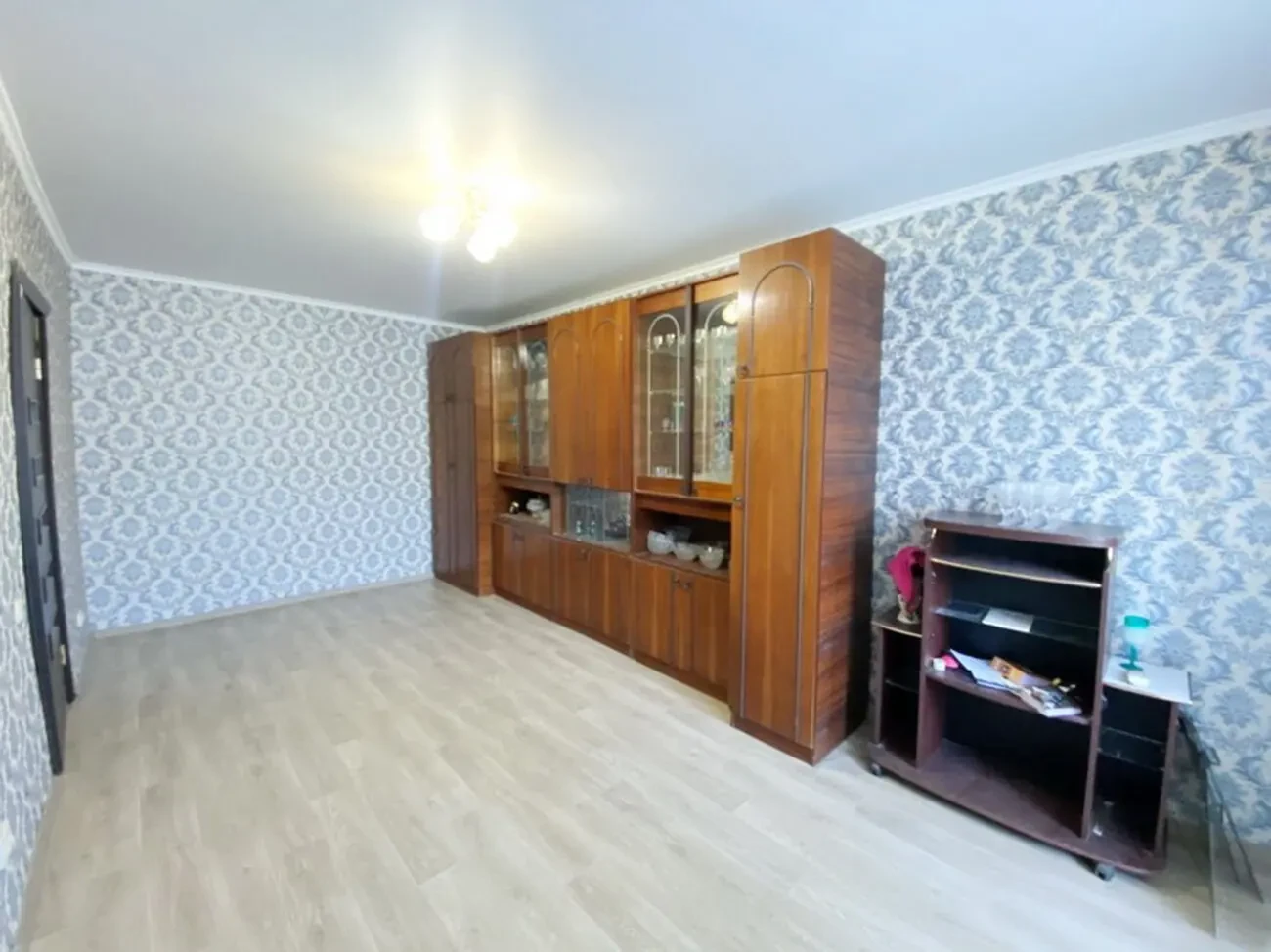 Продаю 1к.квартиру в Лісках (вул. Г. Карпенка) 6