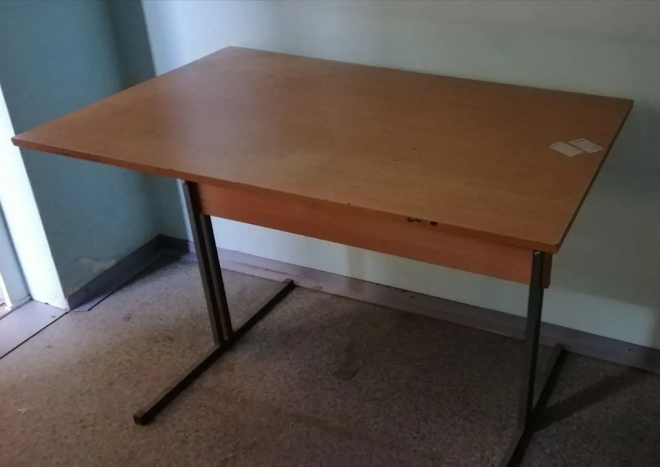 Стіл офісний стол офисный металлические ножки