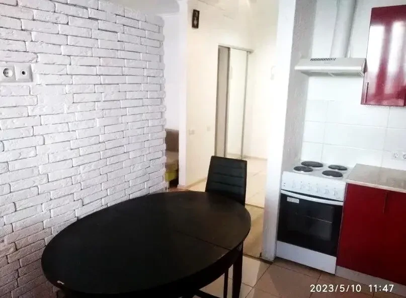 Продам 1 кімнатну квартиру на Висоцького з ремонтом 43 кв.м. 3