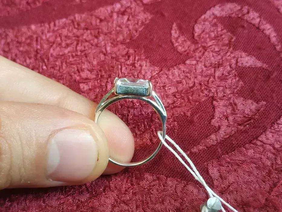 Кольцо (каблучка) 8 карат, размер 17. Новое. 5