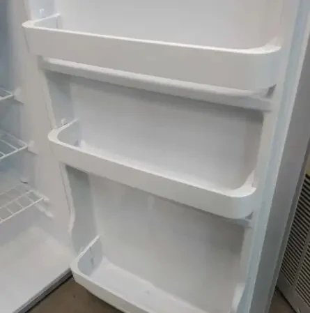 Продам холодильник 2