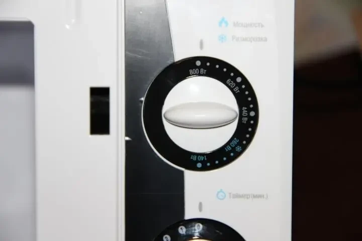 Продам микроволновую печь 4