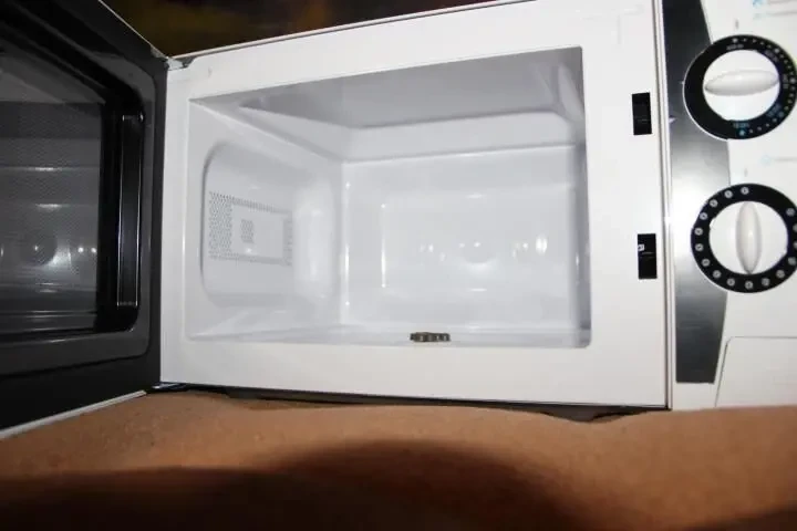 Продам микроволновую печь 5