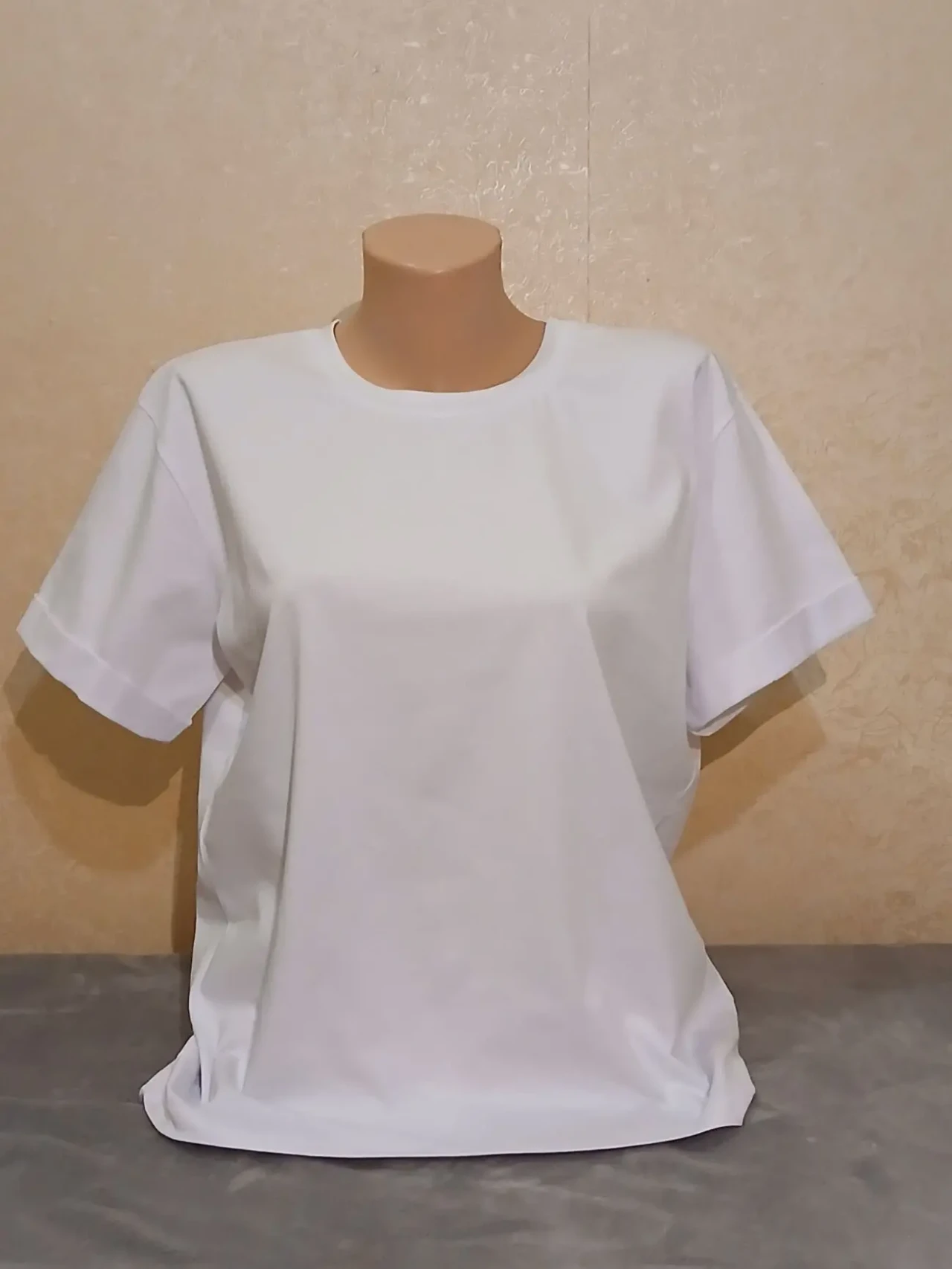 Футболка жіноча батистова без малюнку 3