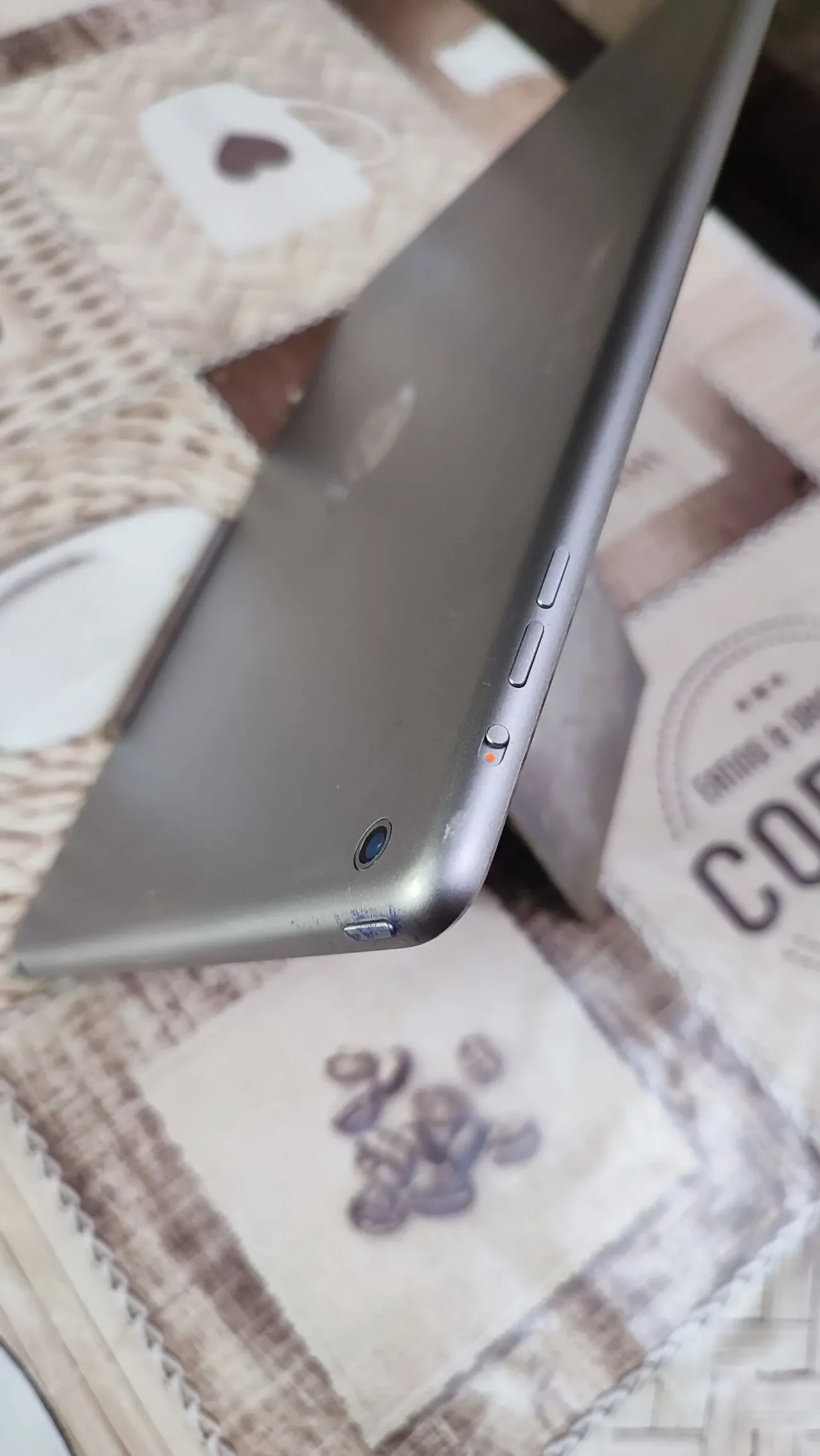 Продам планшет Apple iPad Air Wi-Fi 1/16GB. 3