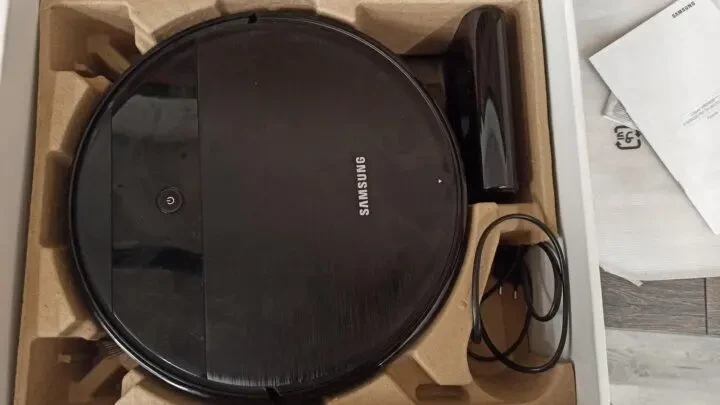 Продам робот пылесос