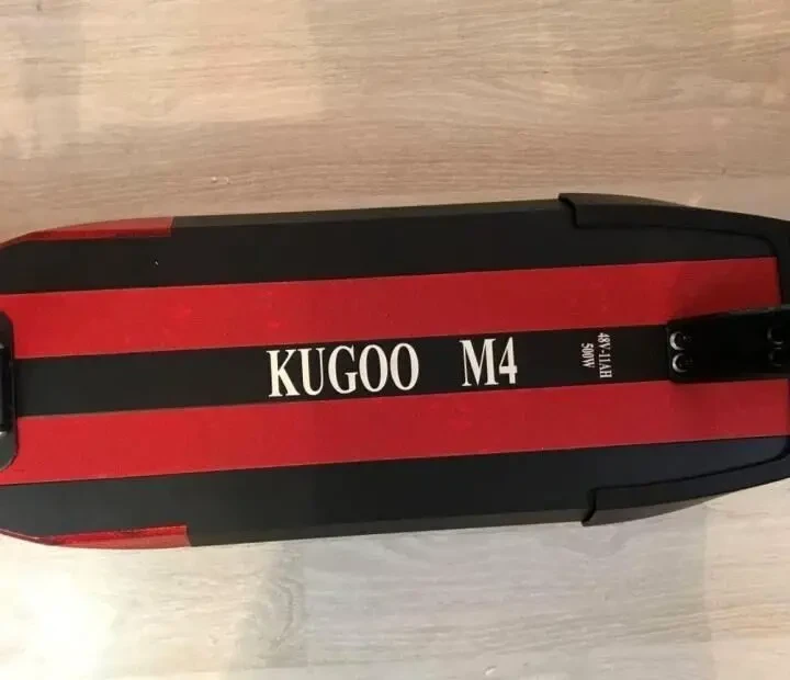 Продам электросамокат Кугу м4 10