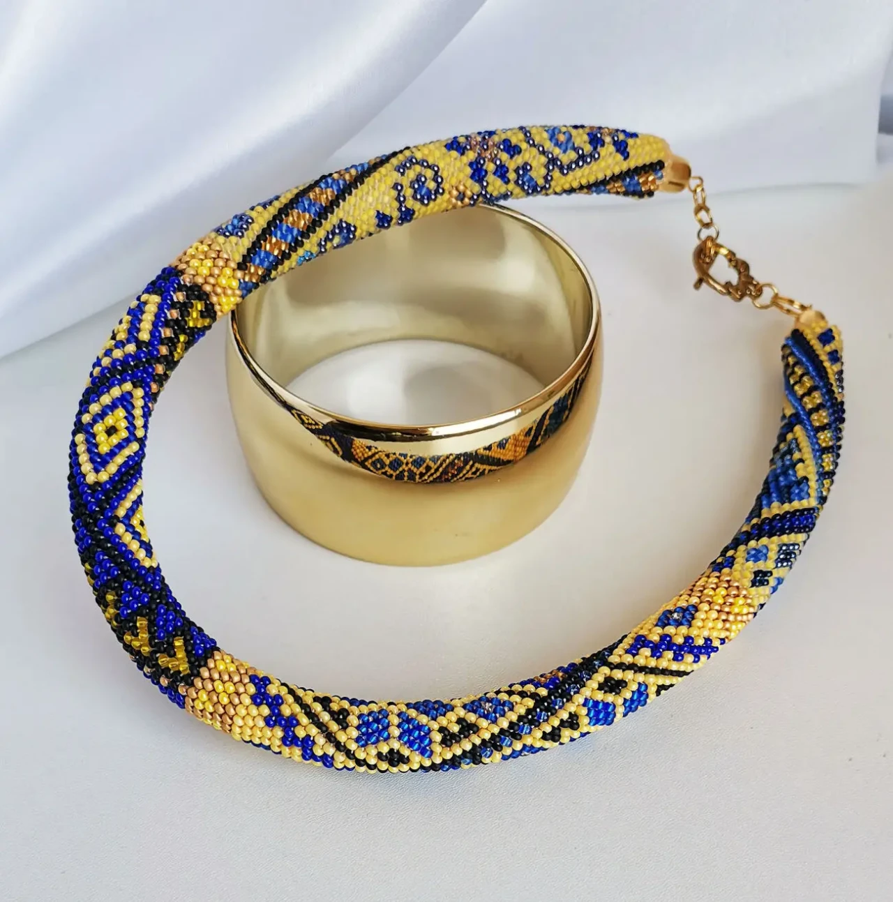 Прикраса із бісеру кольє-джгут Єднання 6