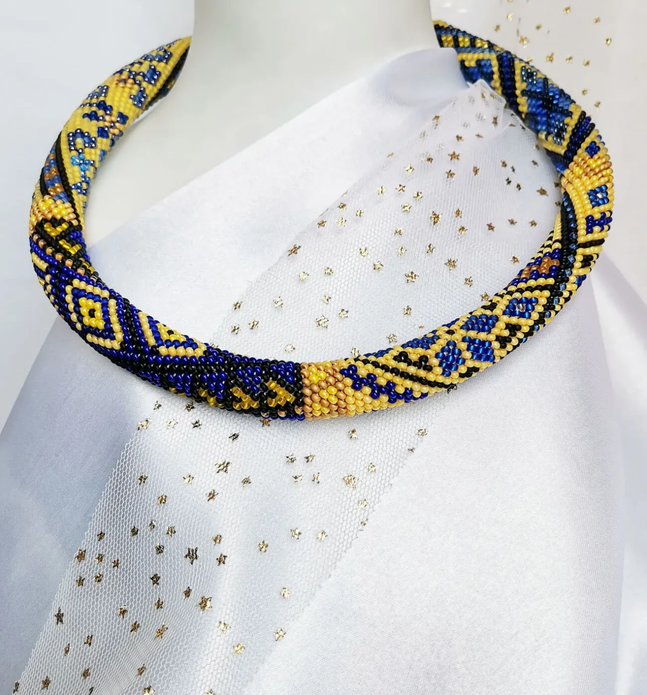 Прикраса із бісеру кольє-джгут Єднання 3