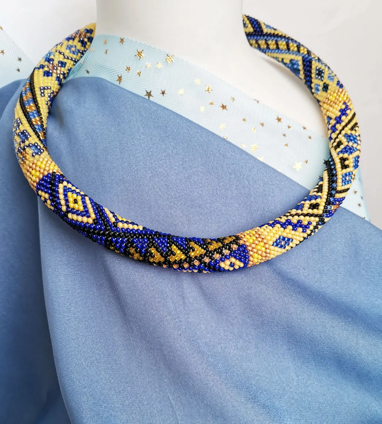 Прикраса із бісеру кольє-джгут Єднання 7