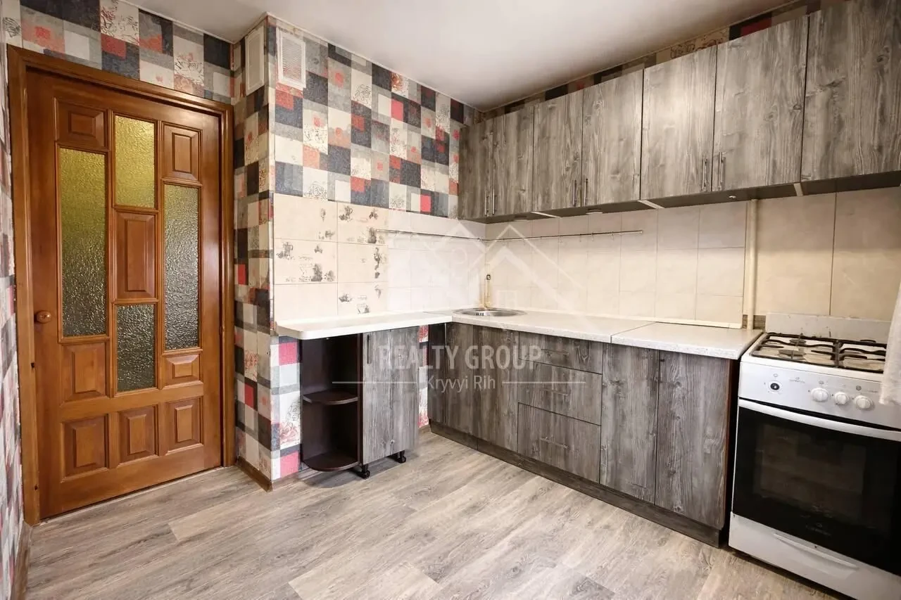 Продаж 3-кімнатної квартири в районі Готелю Київ 2