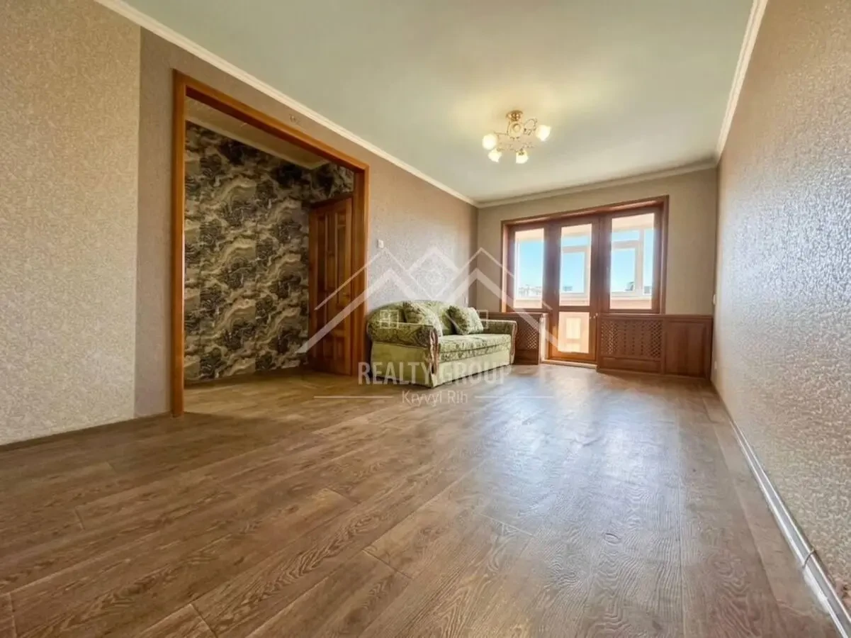 Продаж 3-кімнатної квартири в районі Готелю Київ 3