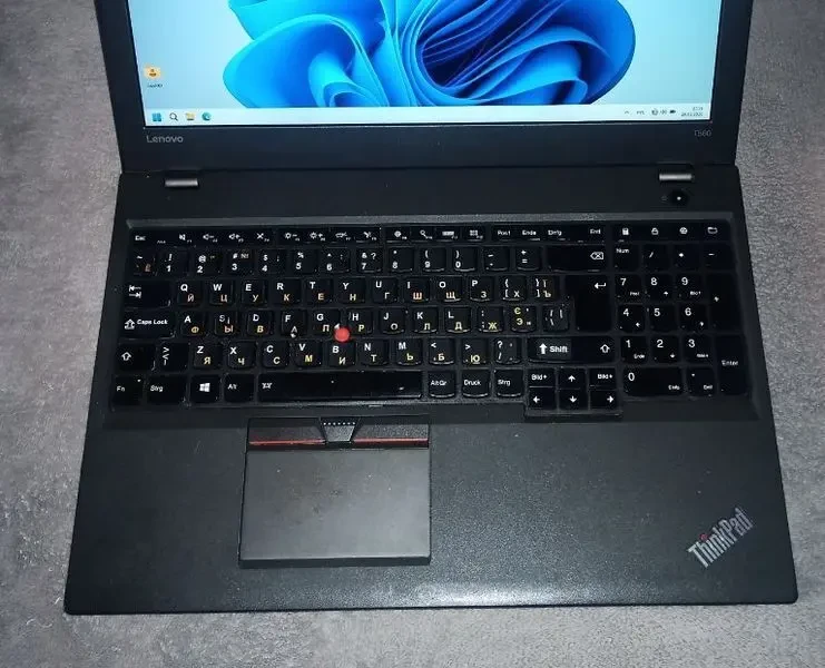 Ноутбук Lenovo ThinkPad T560 Сенсорный 3