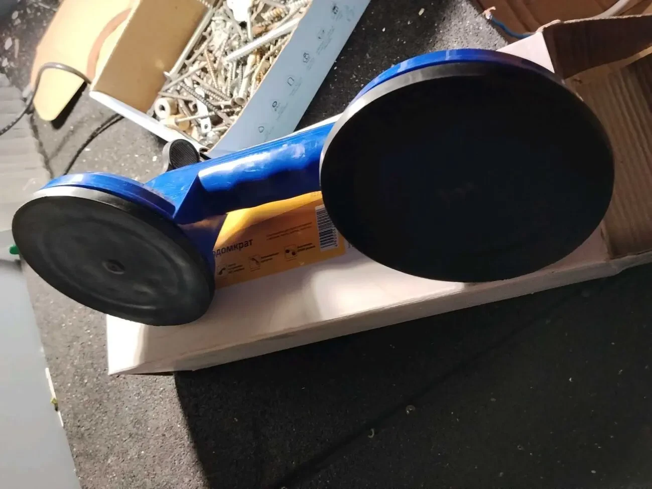 держатель присоска для стеклопакетов 3