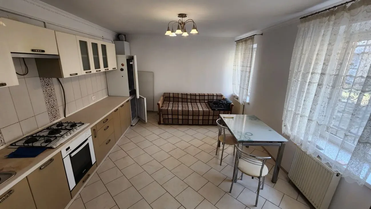 Продаж 2-кімнатної дворівневої квартири в центрі Львова 7