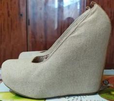 Туфли на танкетке SODA