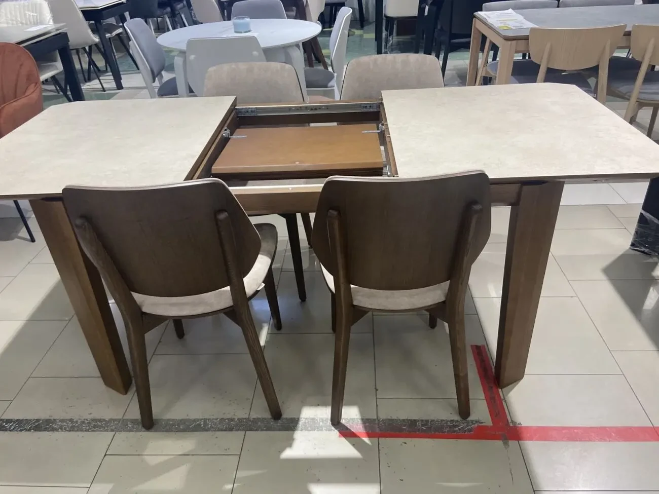 Стіл Варгас оновлений розкладний з покриттям HPL 3