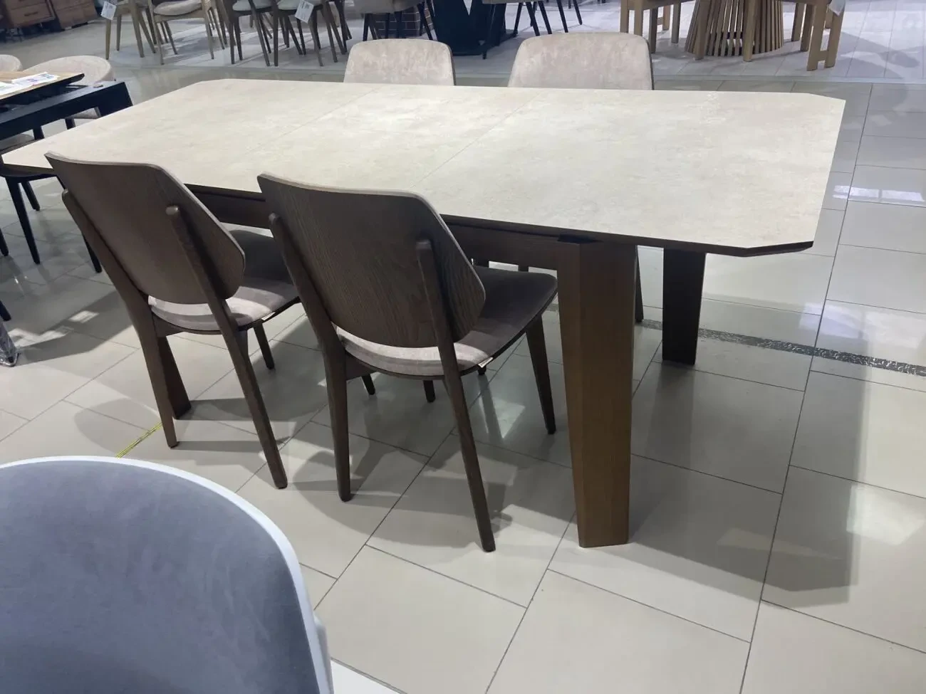 Стіл Варгас оновлений розкладний з покриттям HPL 7