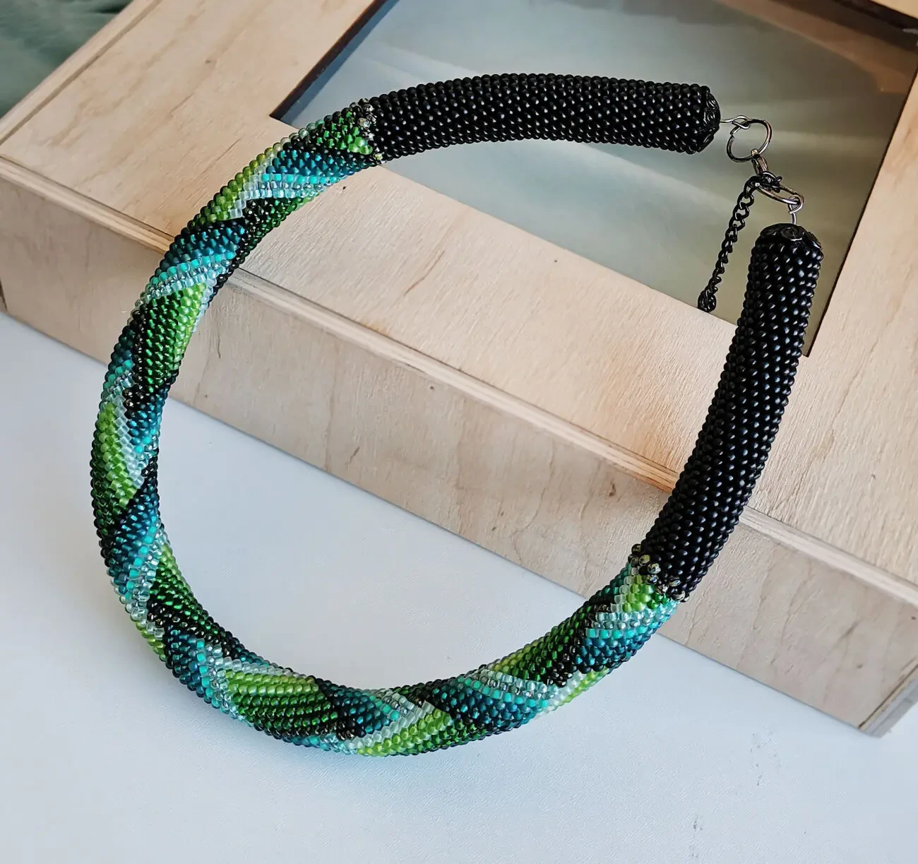 Прикраса із бісеру кольє-джгут Весняна ніч 8