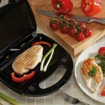 Сендвічниця гриль бутербродниця Crownberg CB-1068 750 Вт