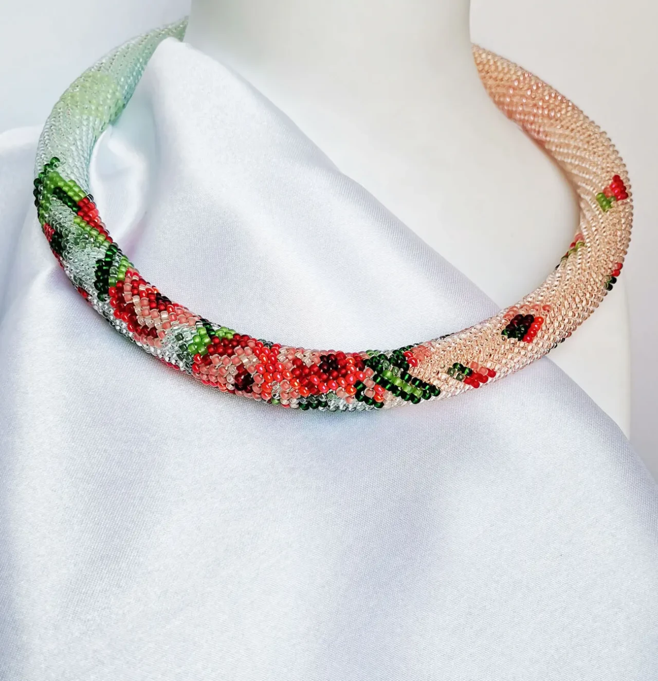 Прикраса із бісеру кольє-джгут Вальс 3