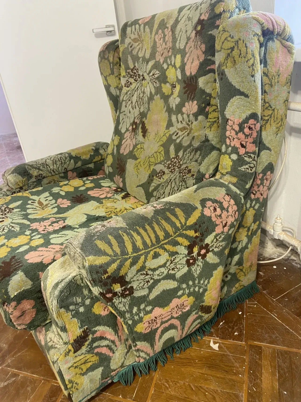 Продам б/у диван та крісло, самовивіз з пр Науки 72 4