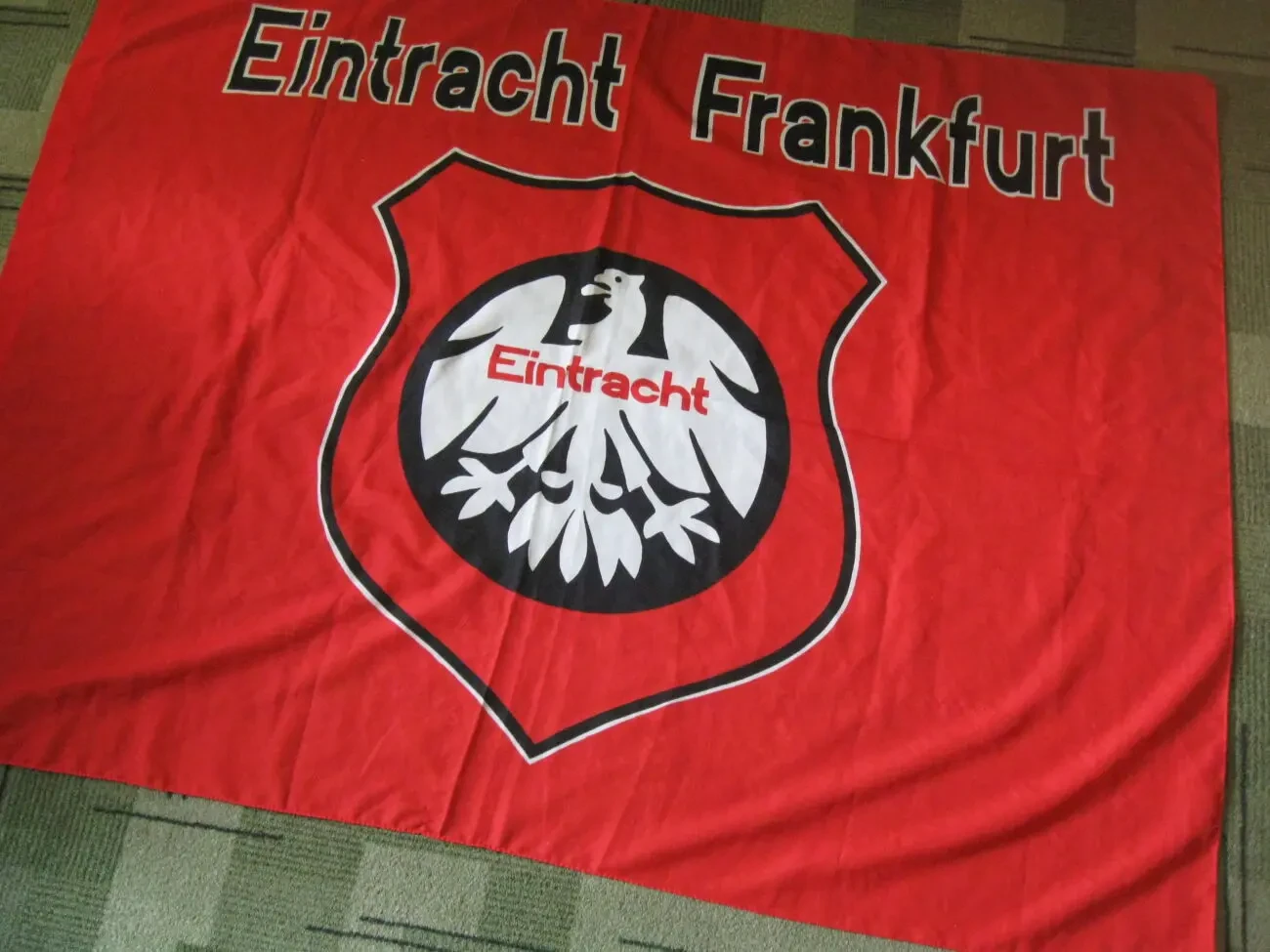 Прапор футбольного клубу Айнтрахт, Німеччина