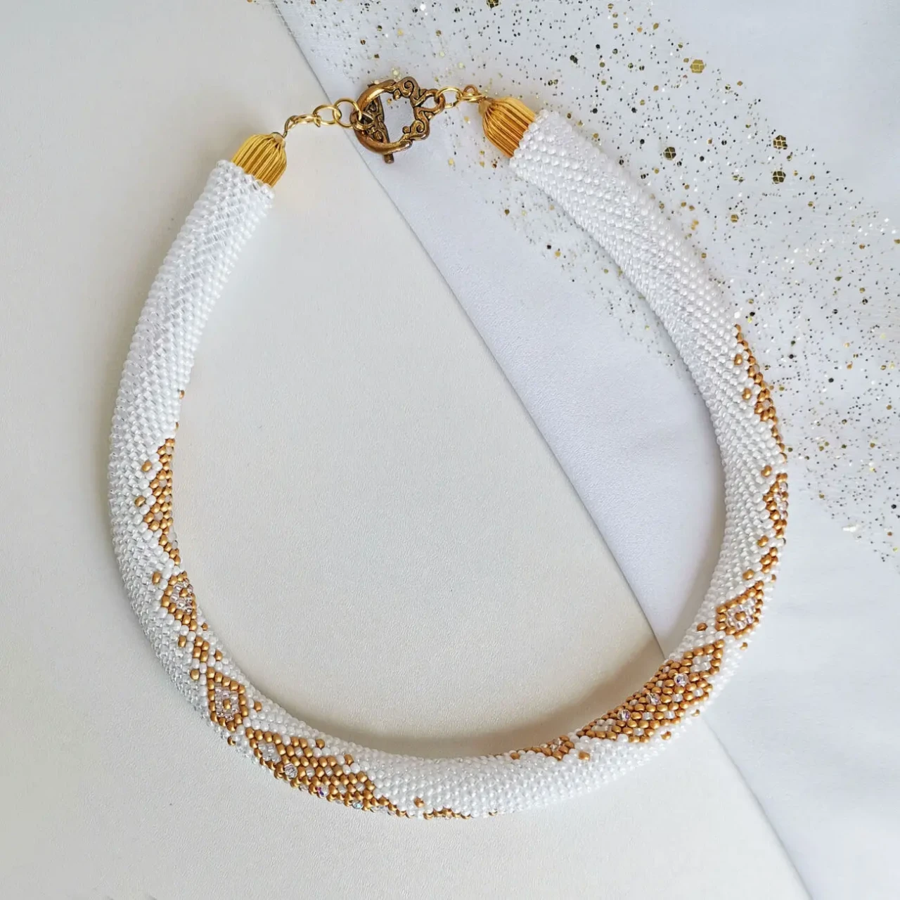 Прикраса із бісеру кольє-джгут Біле золото 9
