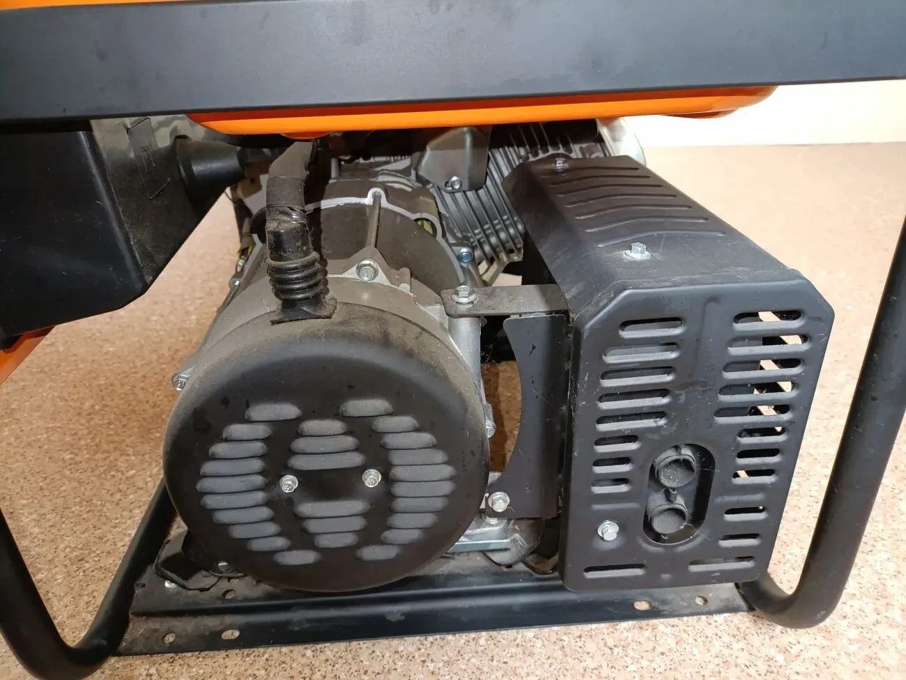 Бензиновый генератор Grad 5.5 кВт (5710955) 4