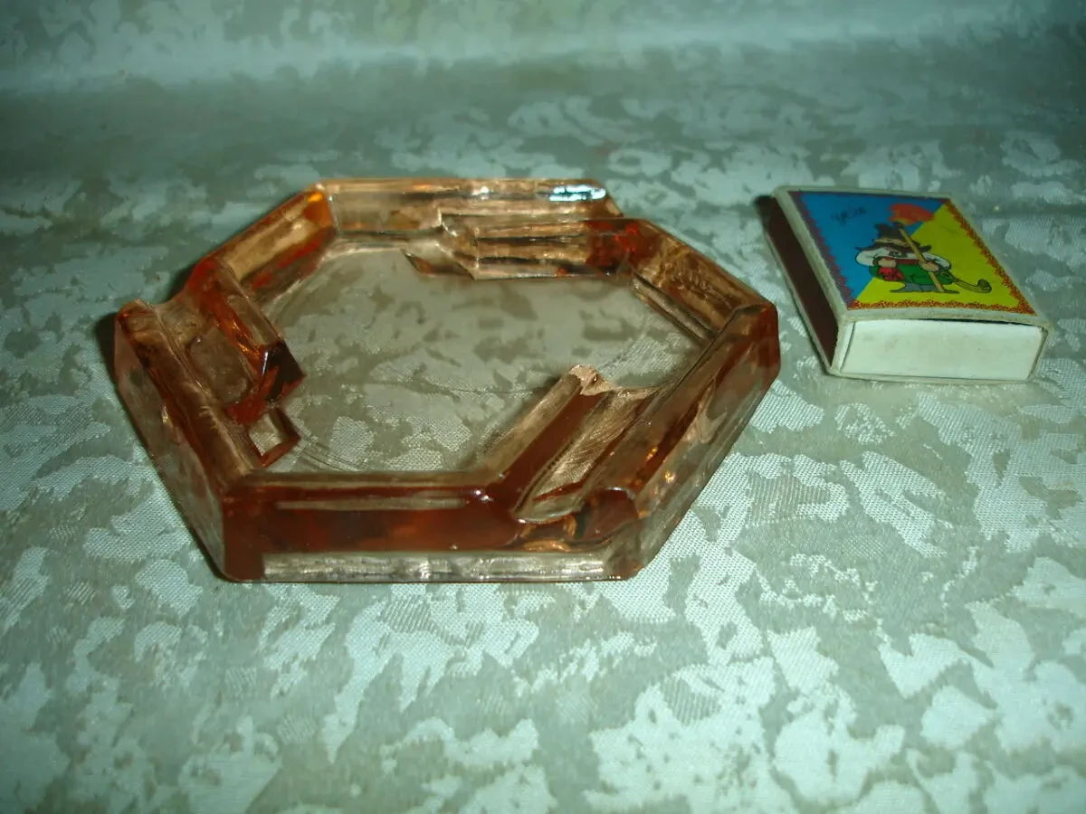 Пепельница/ПОПІЛЬНИЧКА вінтажна з кольорового СКЛА. Ціла. Настільна. 4