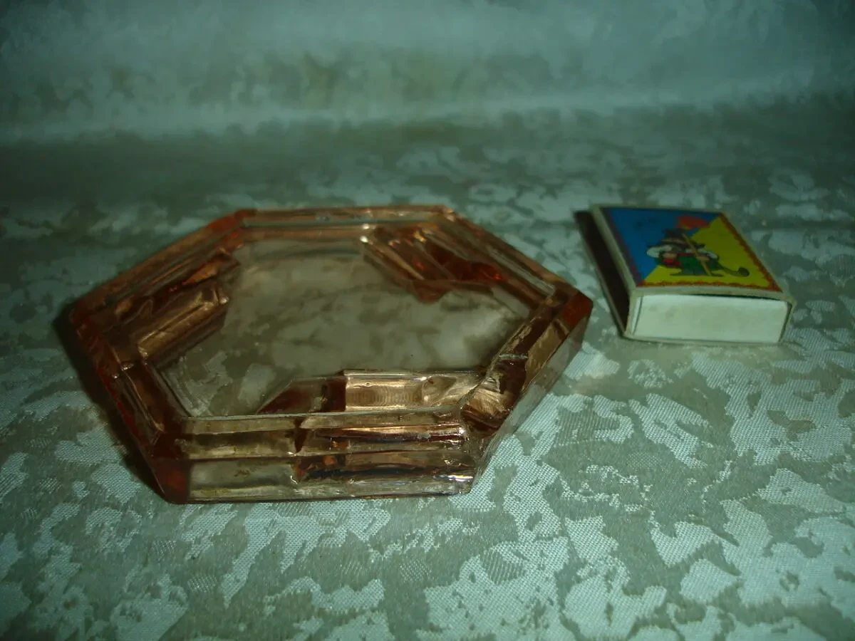 Пепельница/ПОПІЛЬНИЧКА вінтажна з кольорового СКЛА. Ціла. Настільна. 3