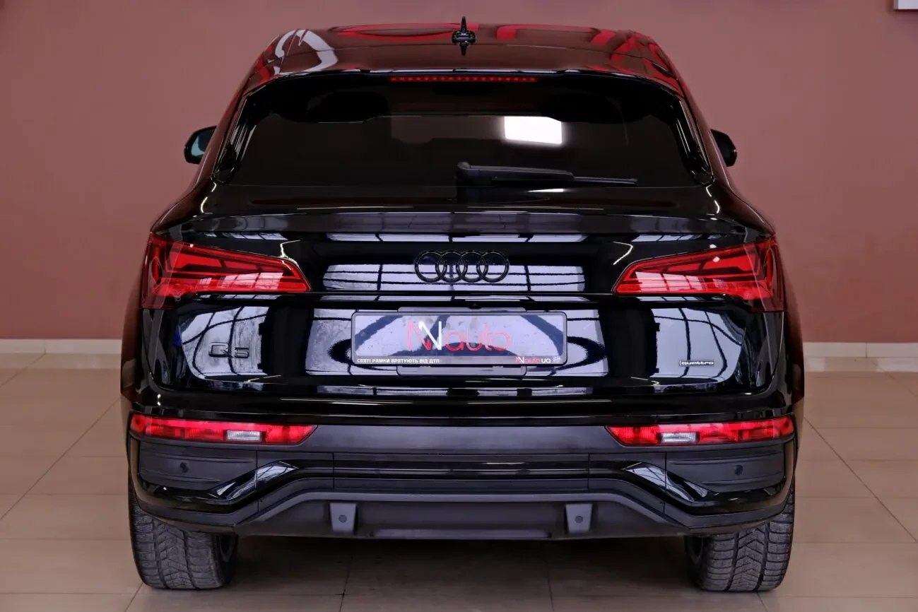Audi Q5 Sportback 6