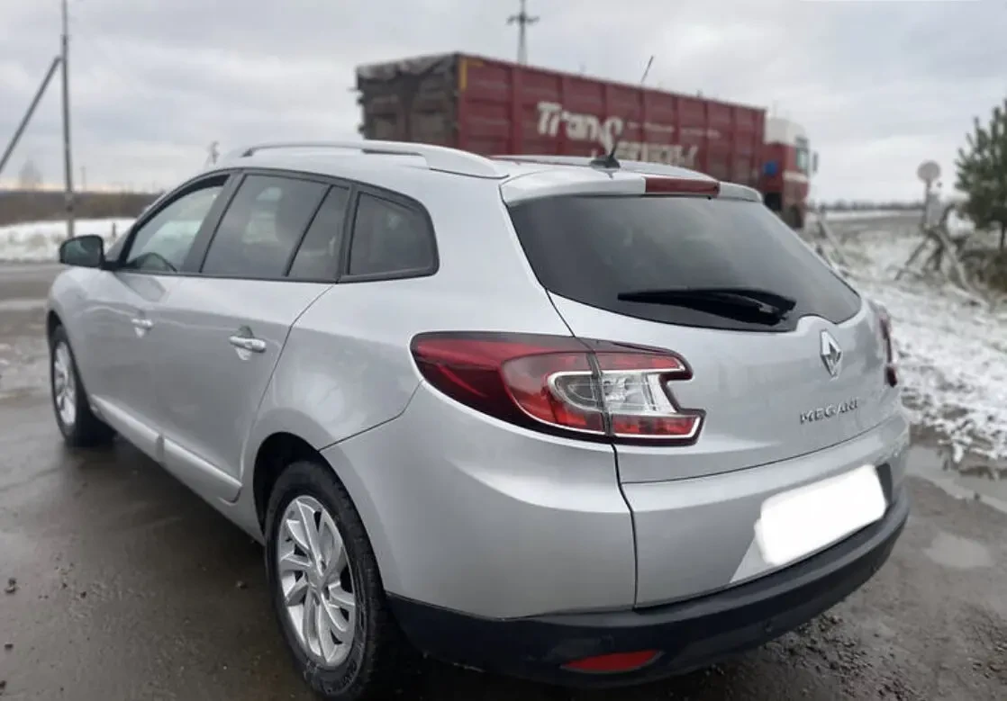 Аренда Авто БЕЗ ЗАЛОГА Renault Megane 4000 с Правом Выкупа Под Выкуп 2
