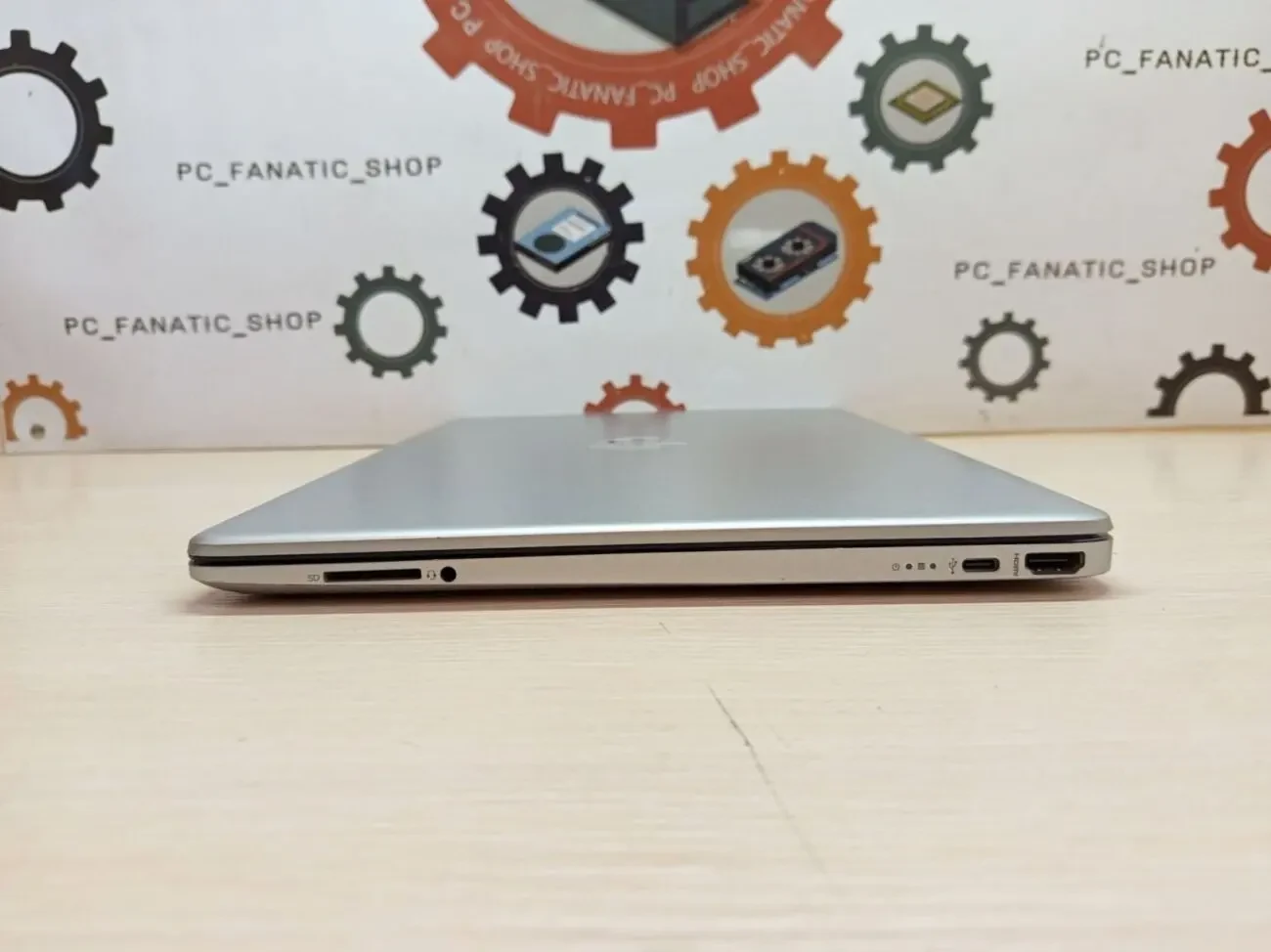 Ноутбук HP 15s-eq2007nl/ AMD Ryzen 7 5700u / 8GB/512 GB 4