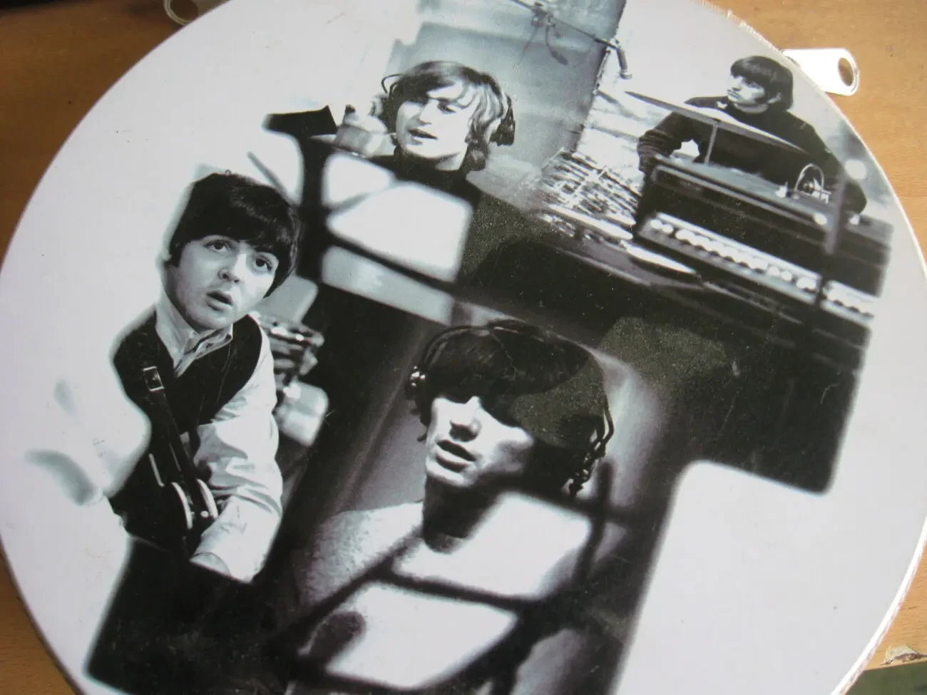 Органайзер-бокс The Beatles для CD-DVD дисків в автомашину 2