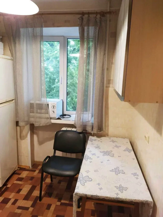 Продам 2к. кв., пр. Науки, р-н ул. Казакова. 7