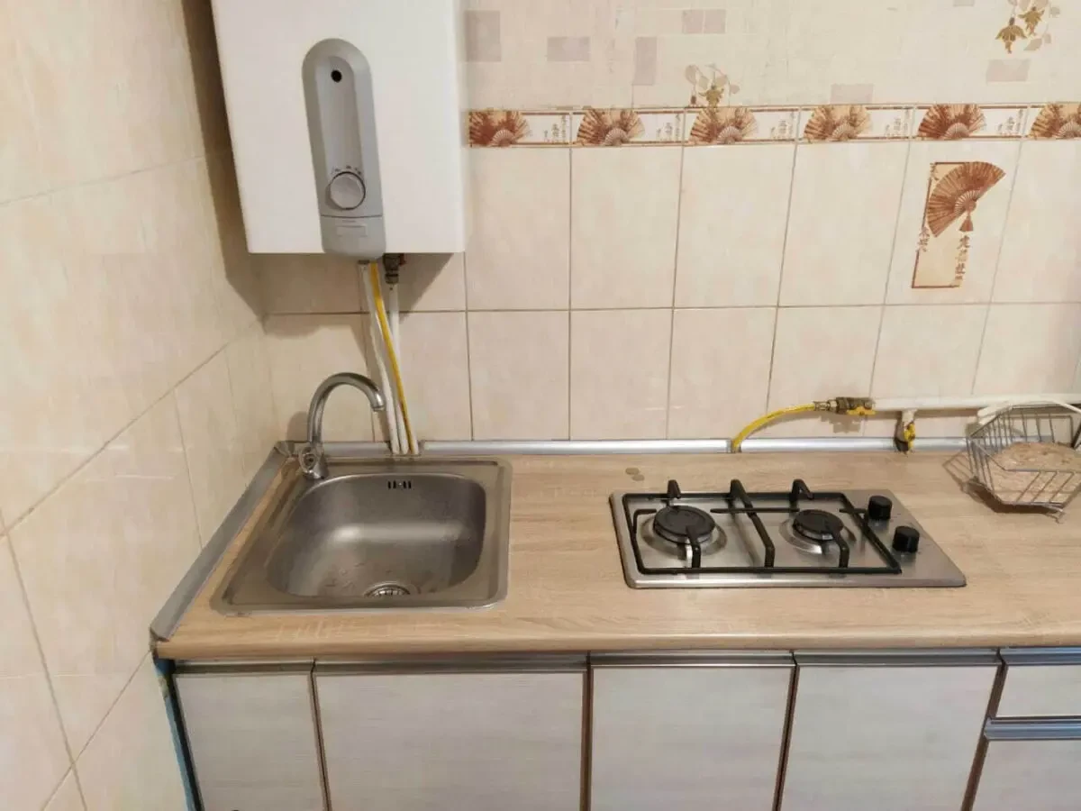 Продам 2к. кв., пр. Науки, р-н ул. Казакова. 6