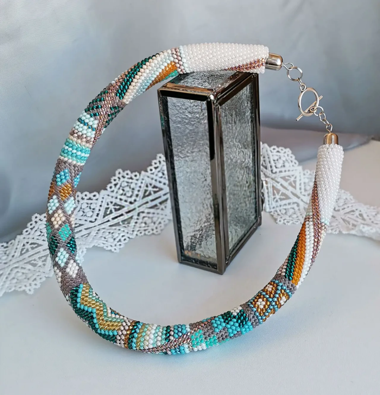 Прикраса із бісеру кольє-джгут М'ятний 10