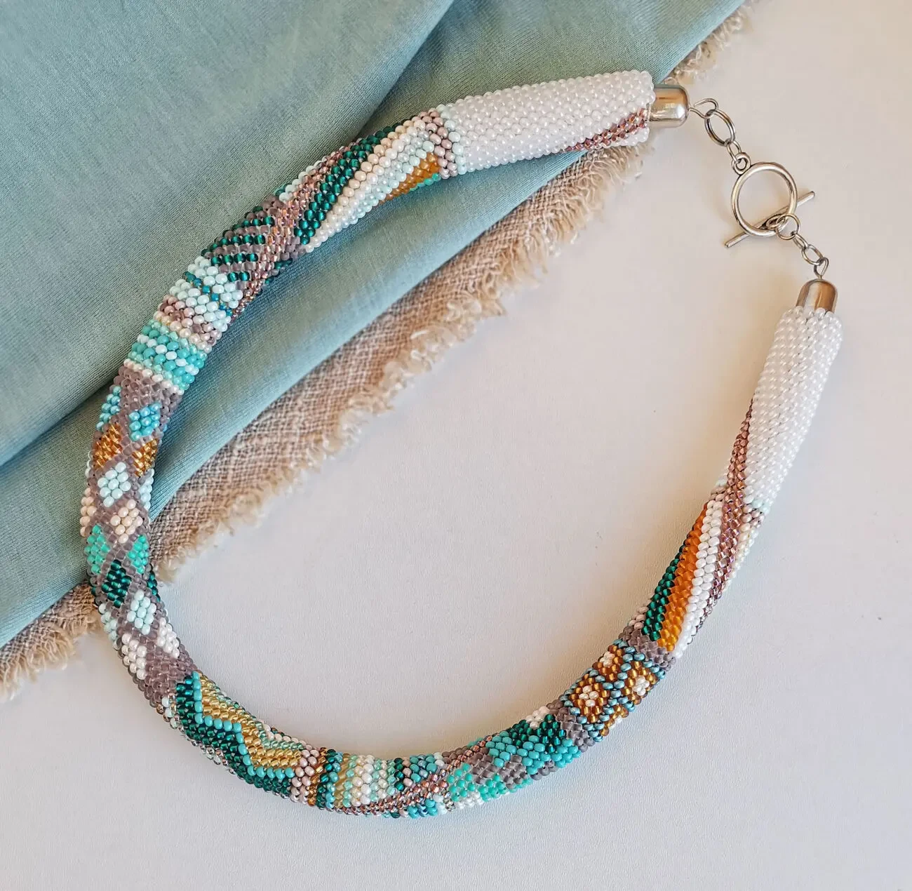 Прикраса із бісеру кольє-джгут М'ятний 6